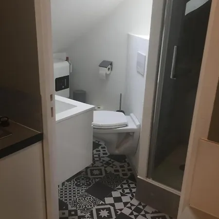 Apartment Moderne, Etage 3, Avec Literie De Qualite Premium Belfort